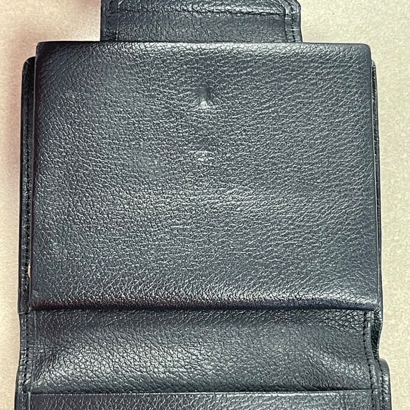 Yves Saint Laurent Vintage Compact Kiss Lock Wallet - Black - Preowned - Picture 8 of 15